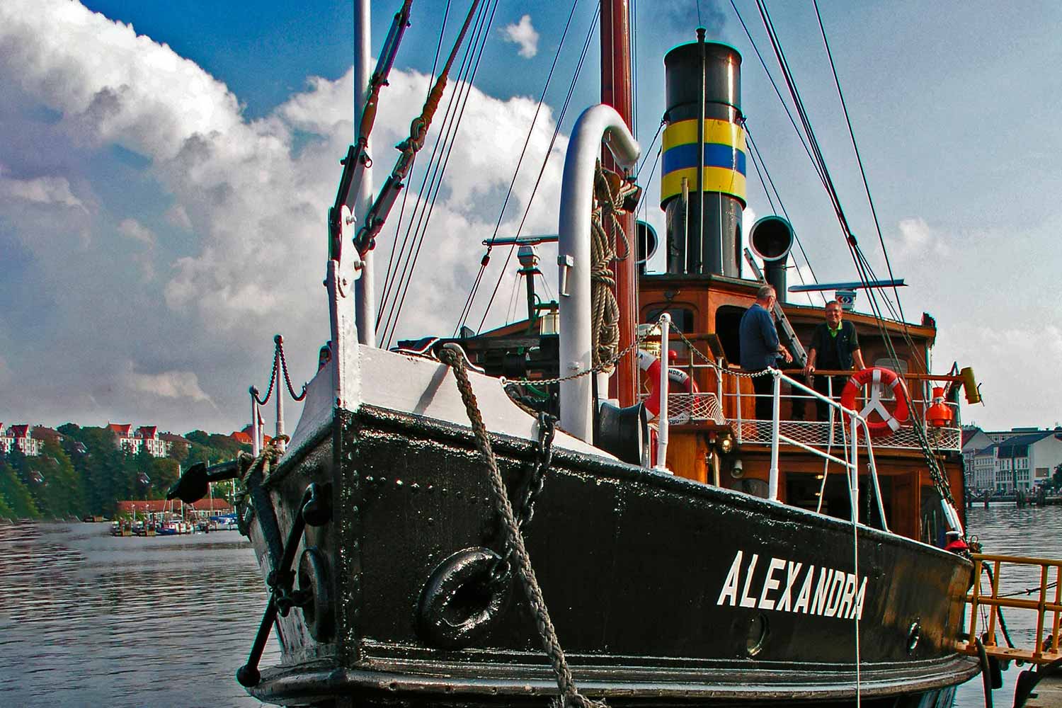 Der Dampfer Alexandria im Flensburger Hafen.