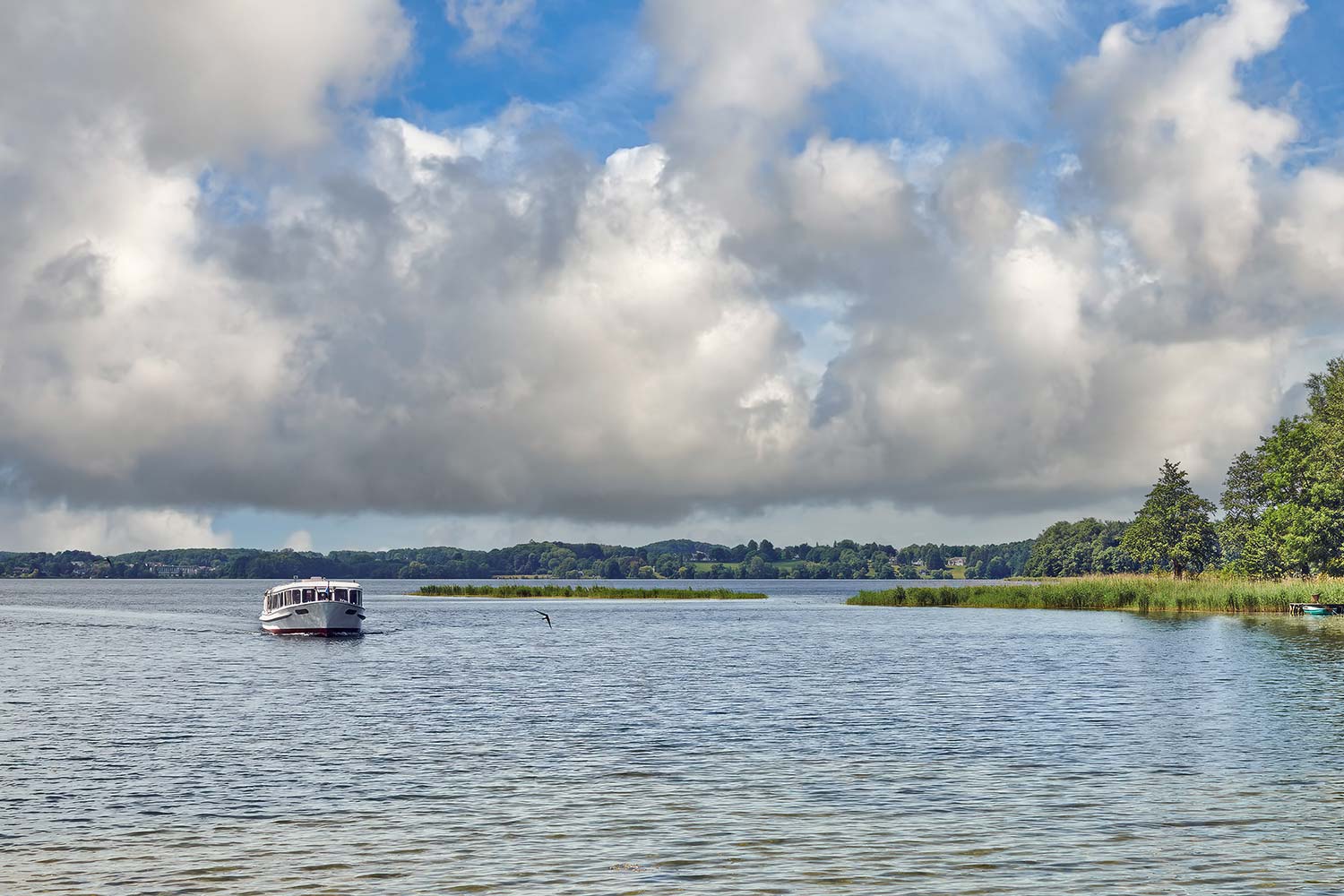 Schiff auf dem Dieksee in Malente