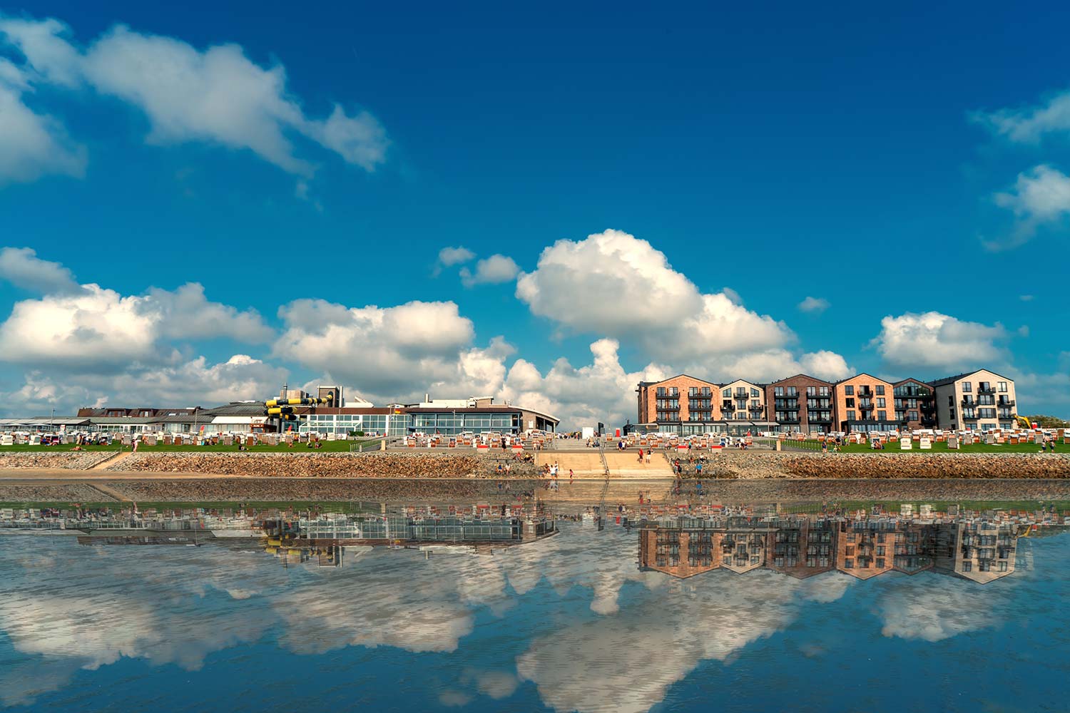 Panorama von Büsum mit dem "Meerblick Spa"