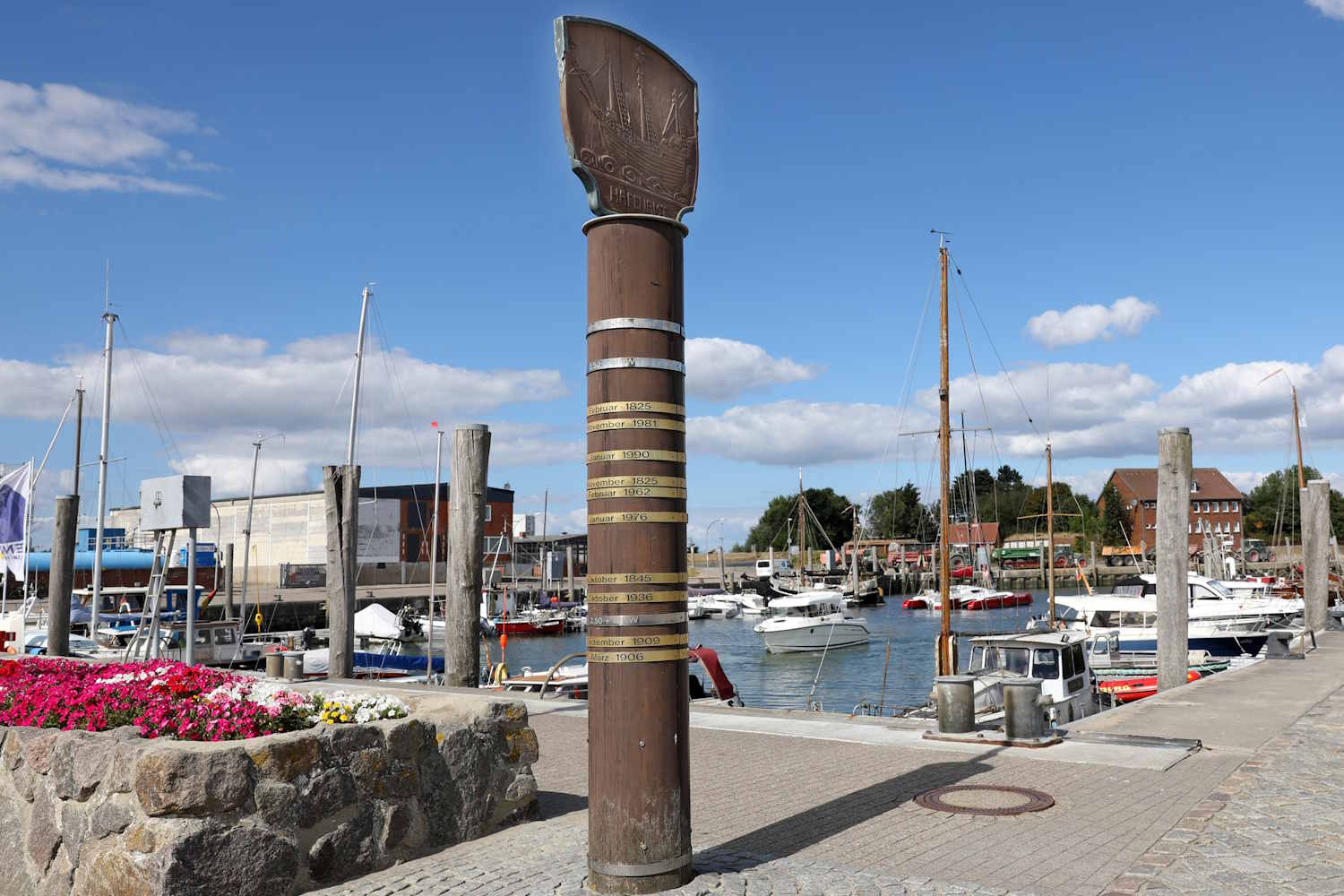 Sturmflutsäule im Hafen von Wyk auf Föhr