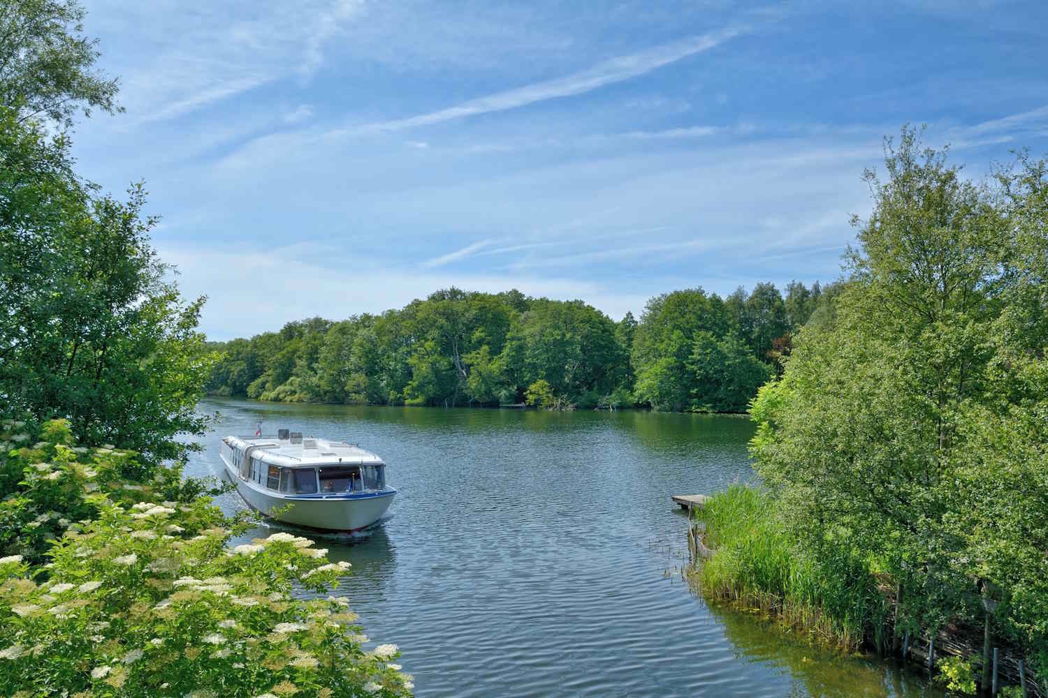 Ausflugschiff auf dem Dieksee